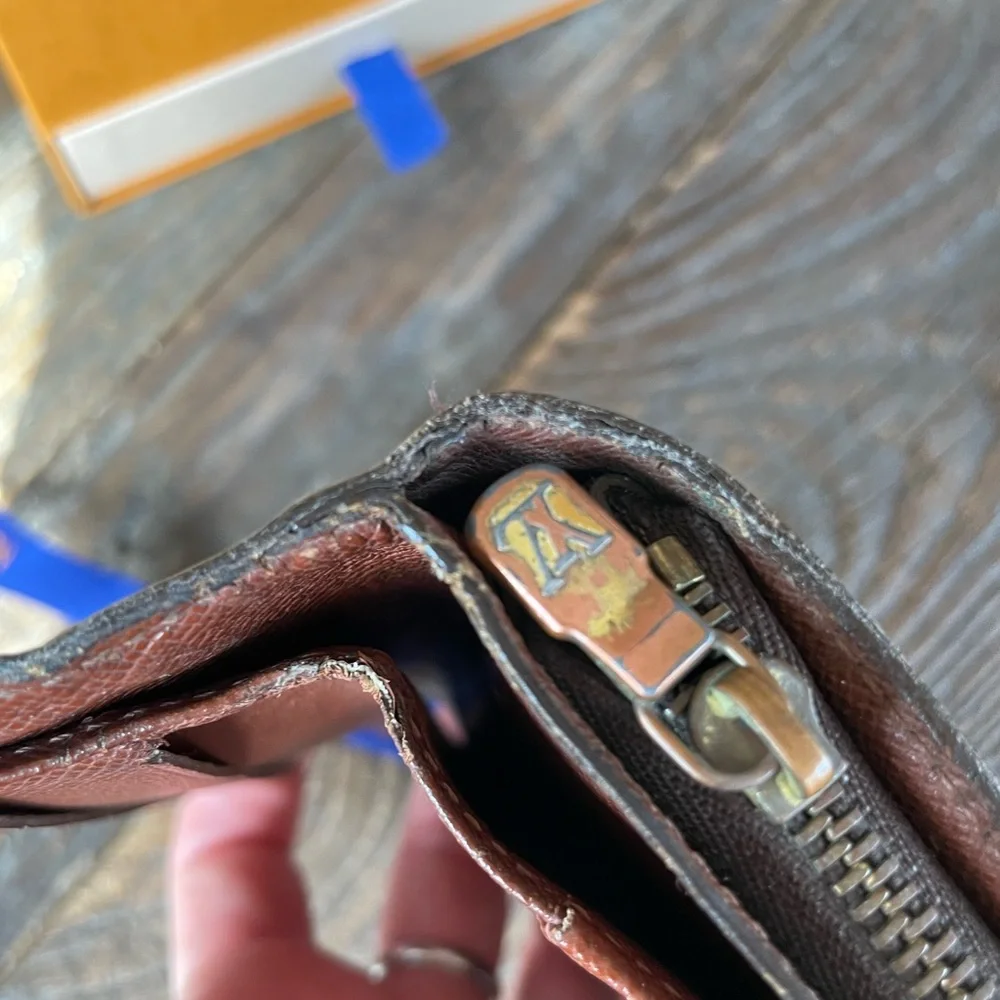 Louis Vuitton vintage zipper‎ monogram bifold wallet